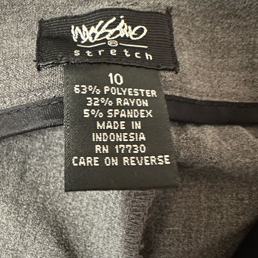 Mossimo Stretch Dressy Gray Cropped Cargo Pants. NWOT Size 10 - Picture 9 of 10